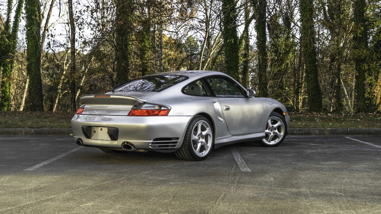 2001 Porsche 996 Turbo - Image 12 of 31