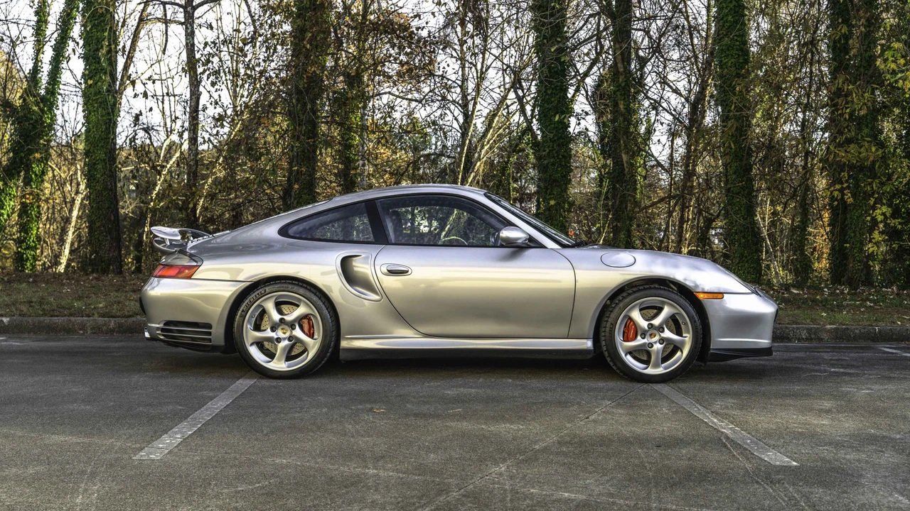 2001 Porsche 996 Turbo - Image 13 of 31