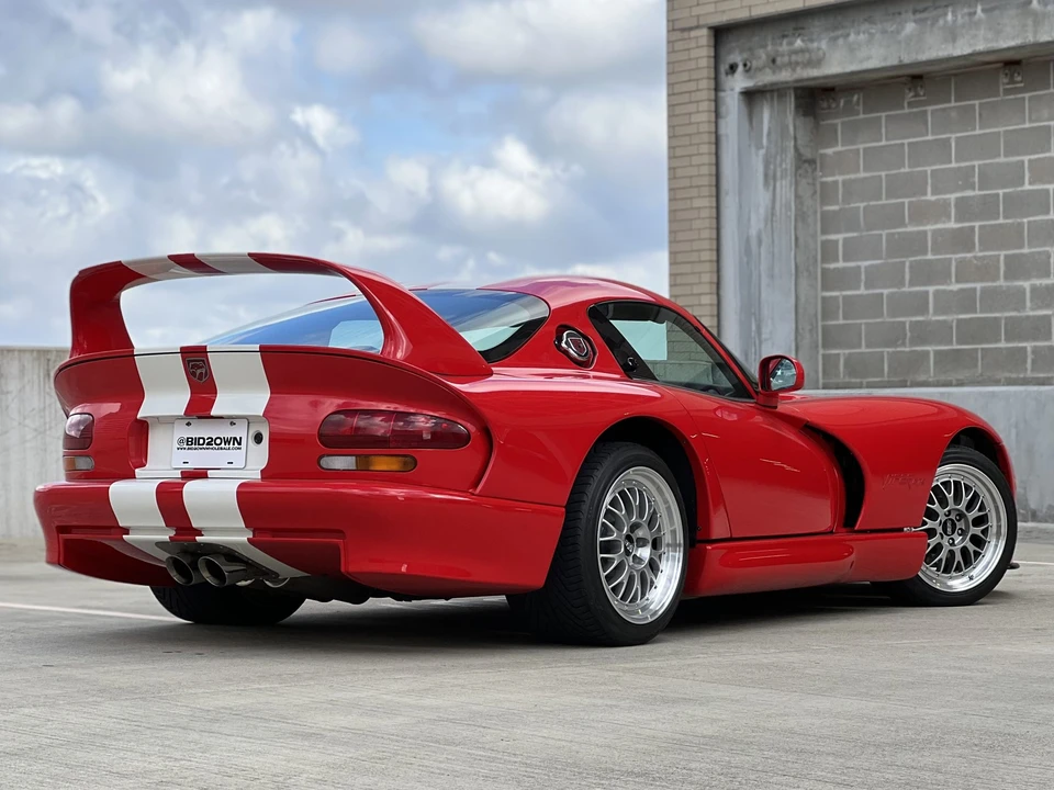 2002 Dodge Viper GTS 2nd Gen - Image 9 of 31