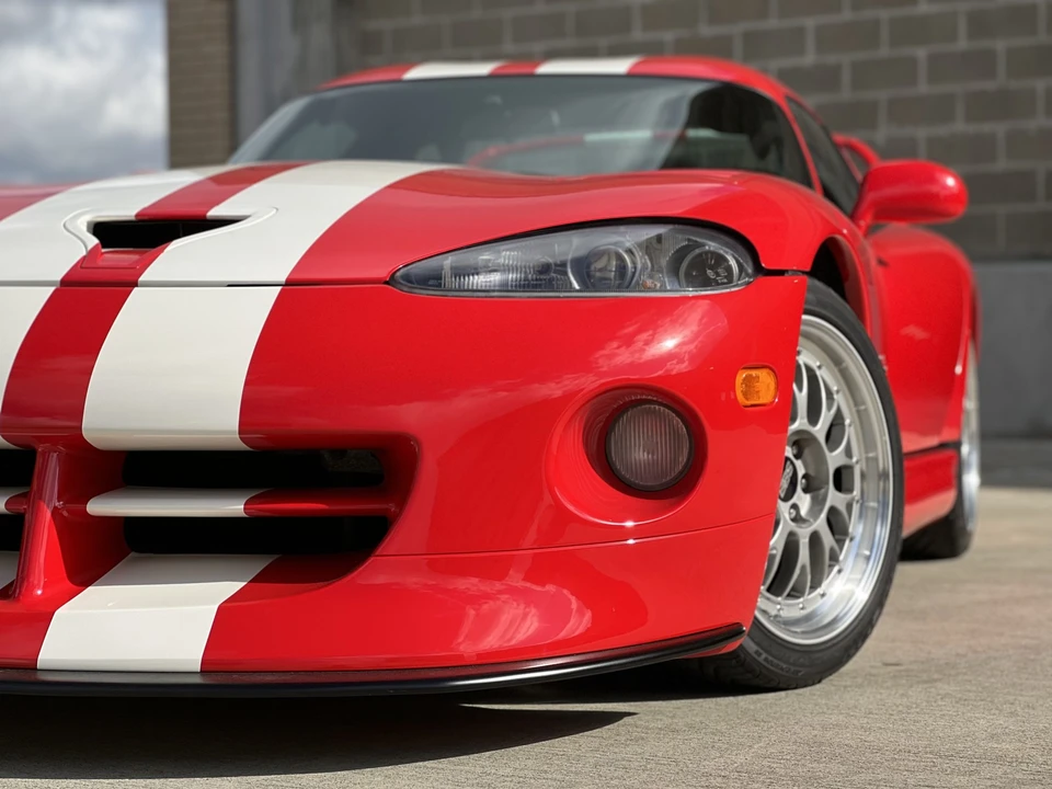 2002 Dodge Viper GTS 2nd Gen - Image 13 of 31