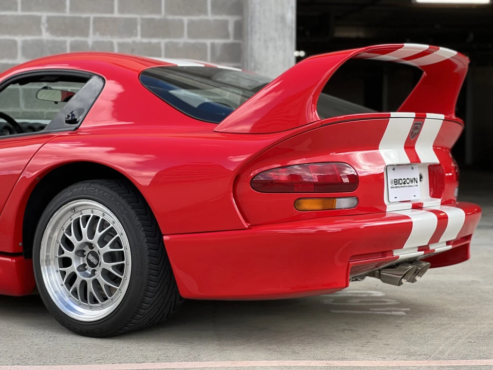2002 Dodge Viper GTS 2nd Gen - Image 16 of 31
