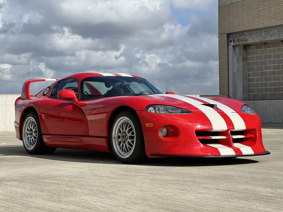 2002 Dodge Viper GTS 2nd Gen - Image 11 of 31