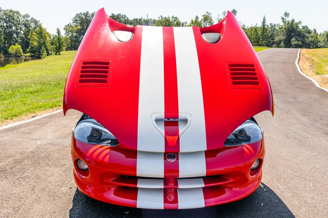 2002 Dodge Viper GTS 2nd Gen - Image 19 of 31