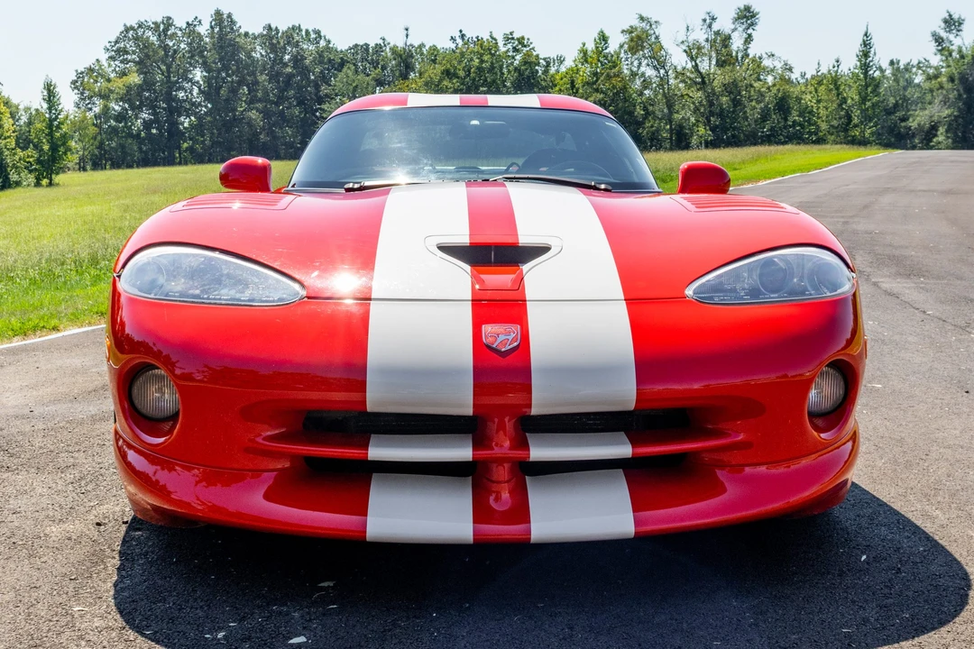 2002 Dodge Viper GTS 2nd Gen - Image 2 of 31