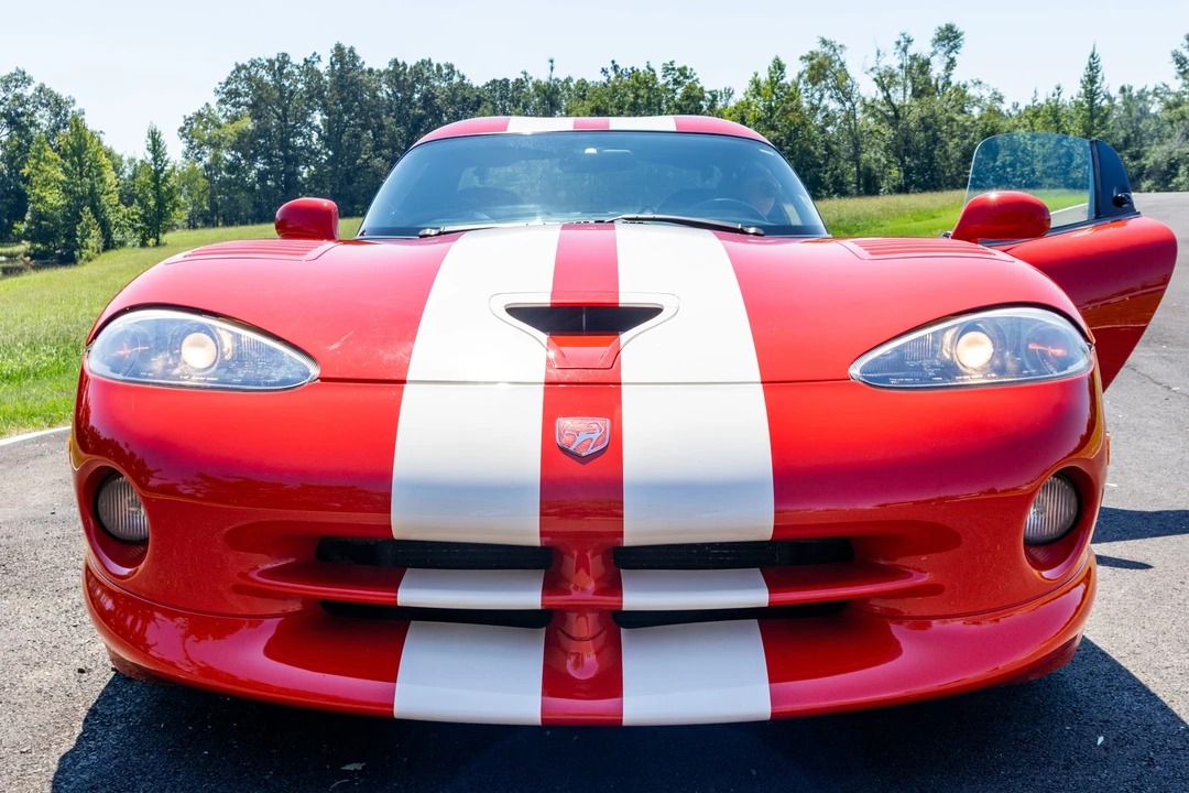 2002 Dodge Viper GTS 2nd Gen - Image 9 of 31