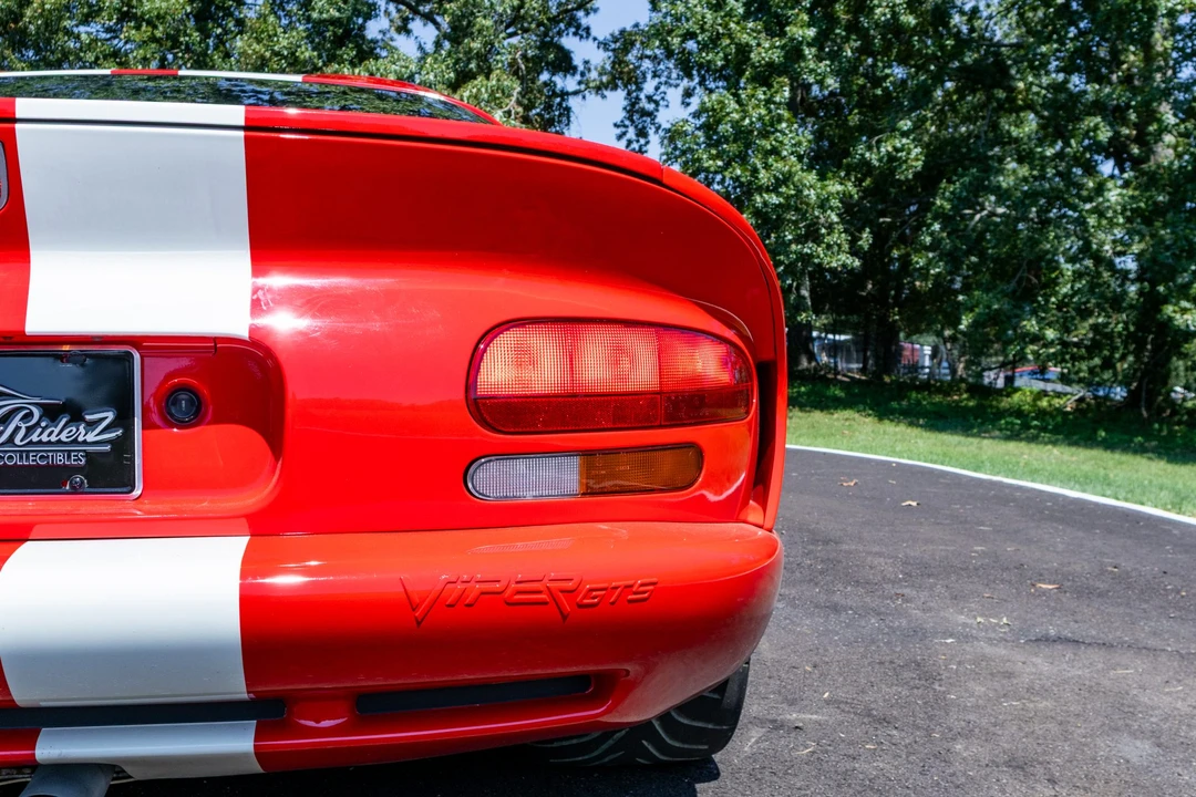 2002 Dodge Viper GTS 2nd Gen - Image 13 of 31