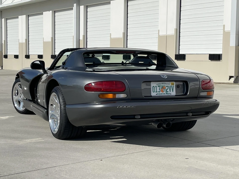 2002 Dodge Viper 2nd Gen - Image 17 of 31