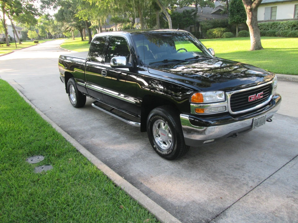 2002 GMC Sierra 2nd Gen - Image 2 of 31