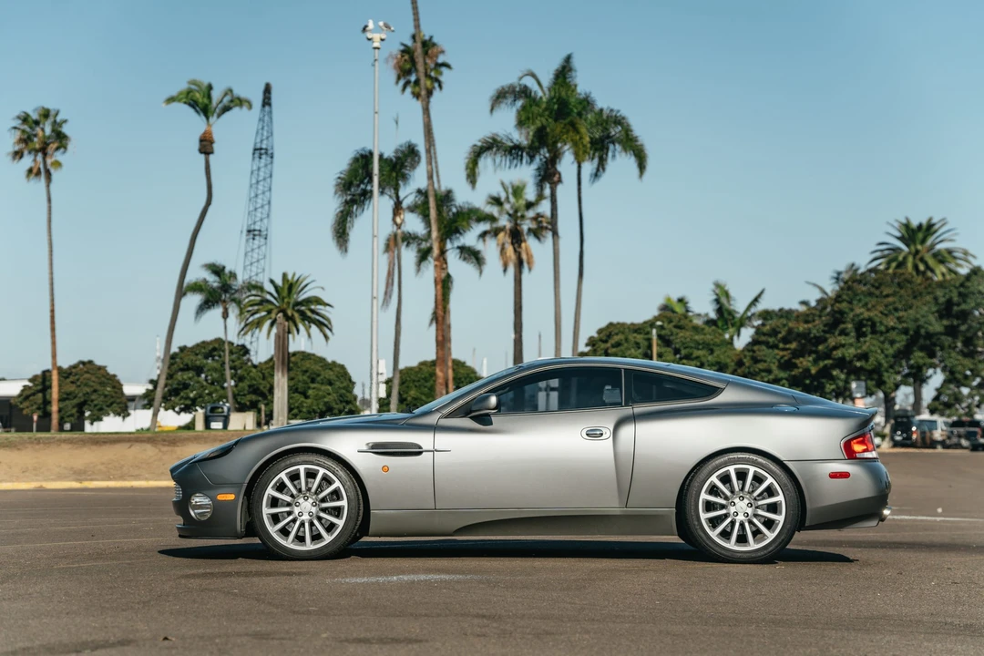 2003 Aston Martin Vanquish 1st Gen - Image 9 of 31