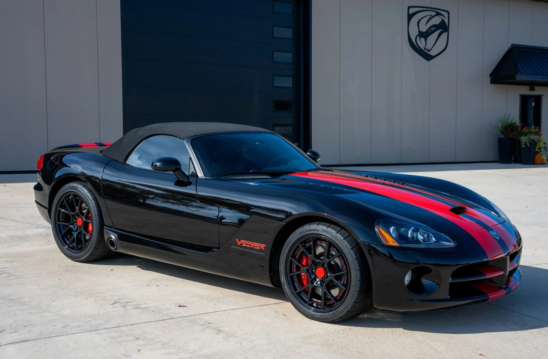 2004 Dodge Viper 3rd Gen - Image 2 of 31