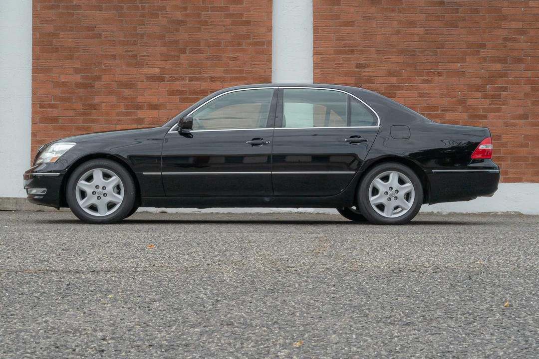 2004 Lexus LS 3rd Gen - Image 5 of 31