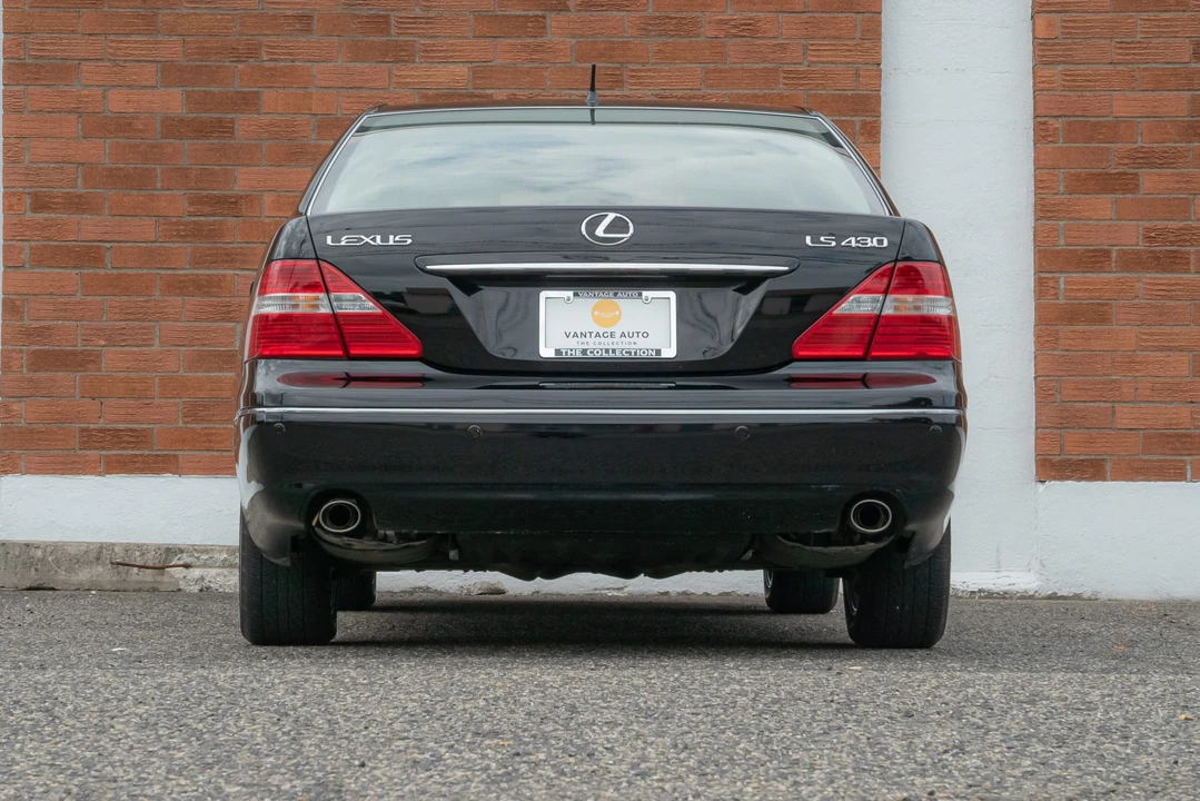 2004 Lexus LS 3rd Gen - Image 10 of 31