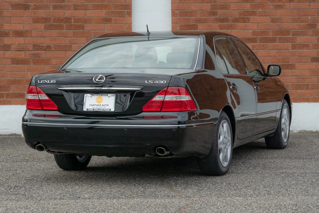 2004 Lexus LS 3rd Gen - Image 11 of 31