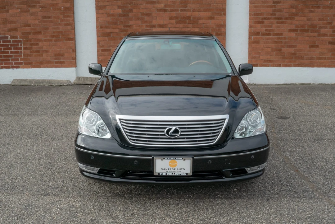 2004 Lexus LS 3rd Gen - Image 16 of 31