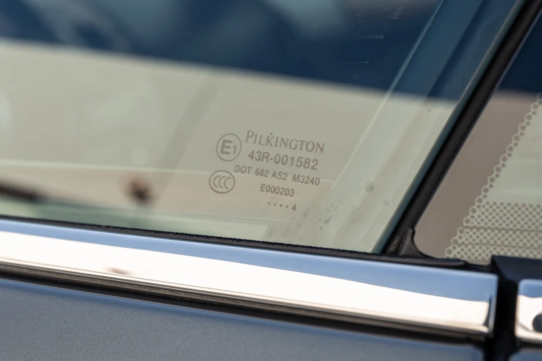 2005 Aston Martin DB9 - Image 26 of 31