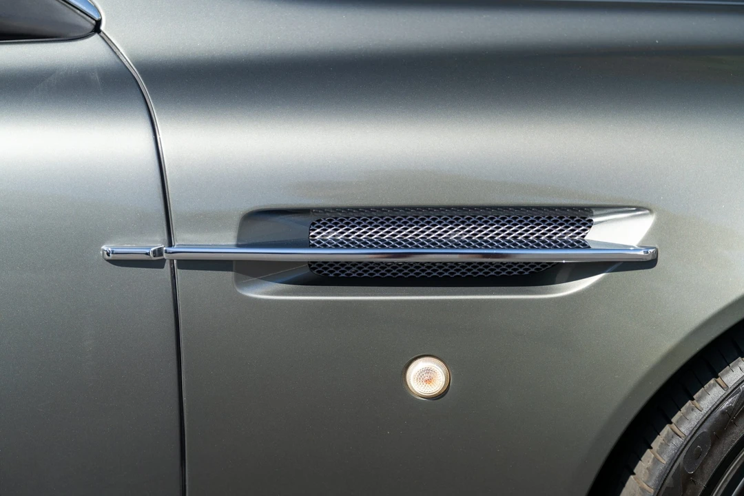 2005 Aston Martin DB9 - Image 19 of 31