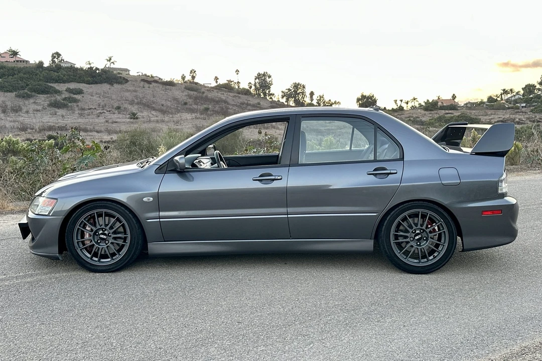 2005 Mitsubishi Lancer Evolution IX 8th Gen - Image 24 of 31