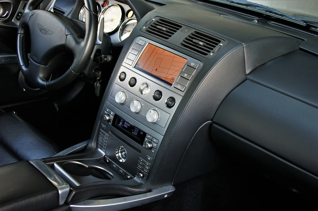 2006 Aston Martin Vanquish 1st Gen - Image 22 of 31