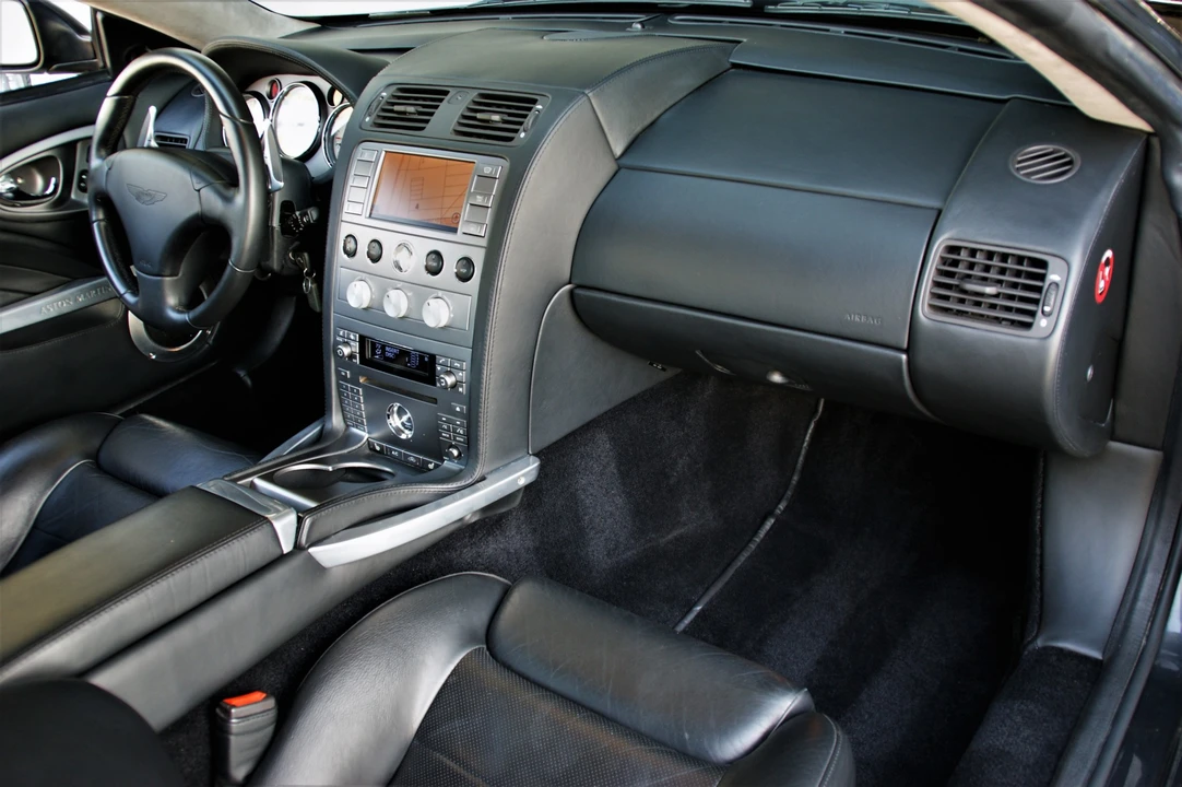 2006 Aston Martin Vanquish 1st Gen - Image 24 of 31