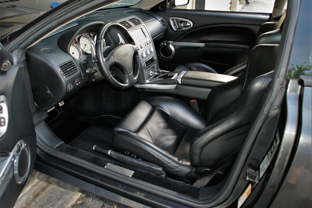 2006 Aston Martin Vanquish 1st Gen - Image 26 of 31