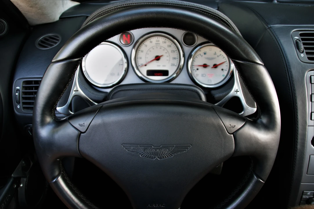 2006 Aston Martin Vanquish 1st Gen - Image 27 of 31