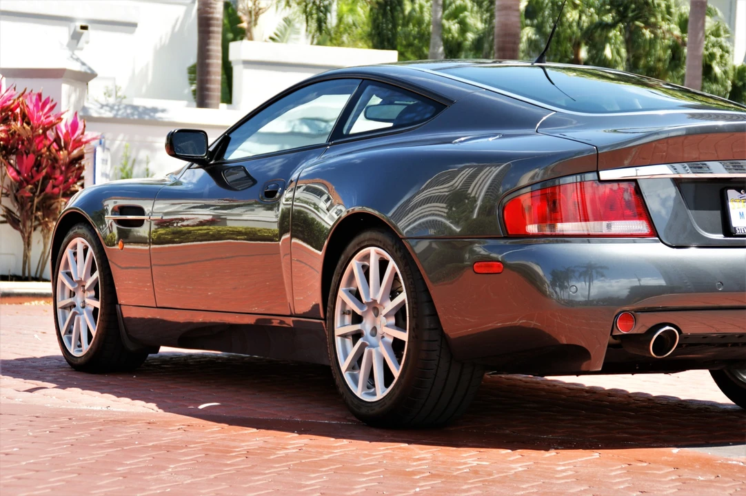 2006 Aston Martin Vanquish 1st Gen - Image 12 of 31