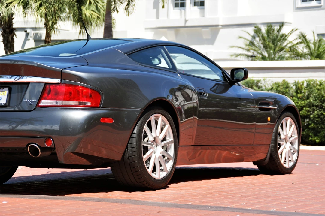 2006 Aston Martin Vanquish 1st Gen - Image 13 of 31