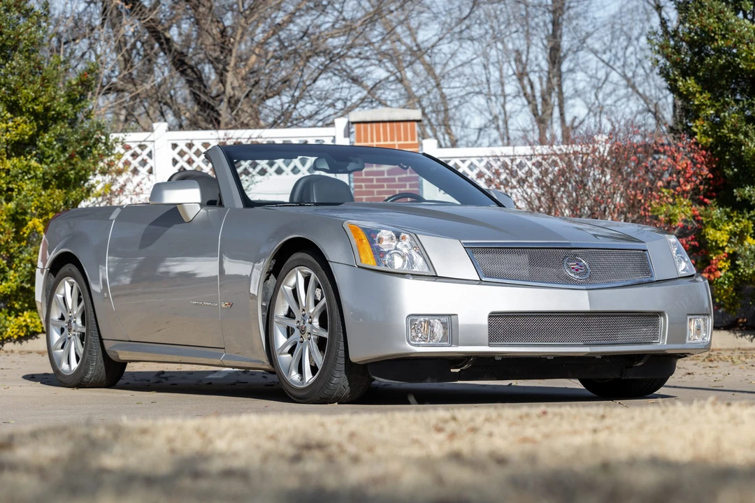 2006 Cadillac XLR-V - Image 3 of 31