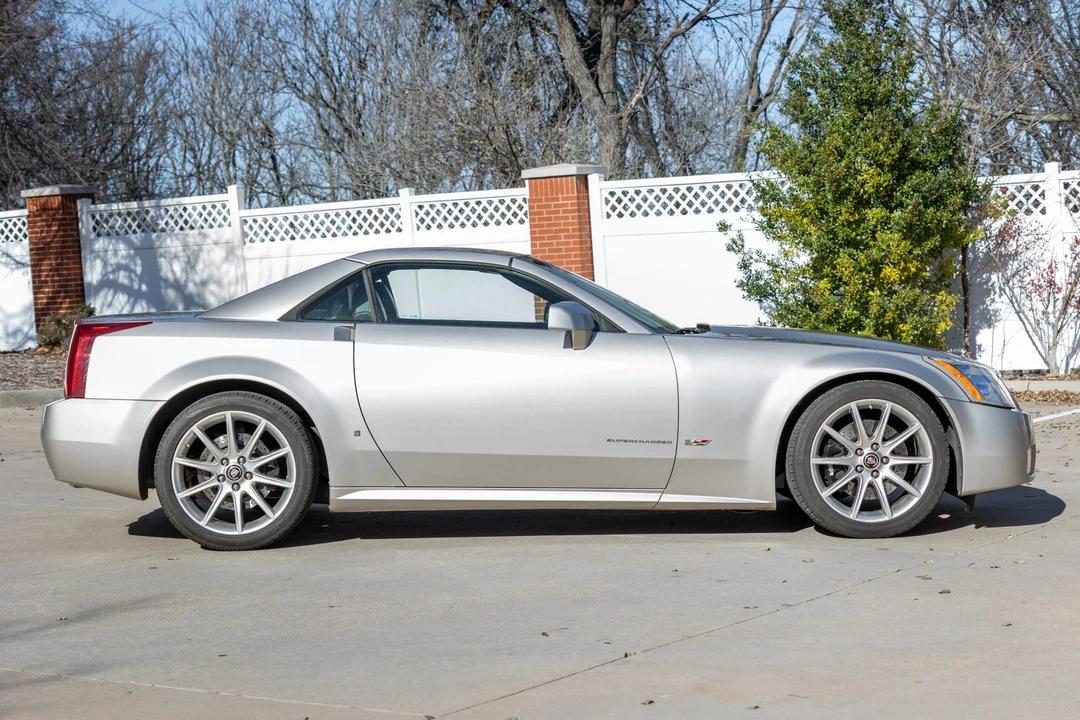 2006 Cadillac XLR-V - Image 21 of 31