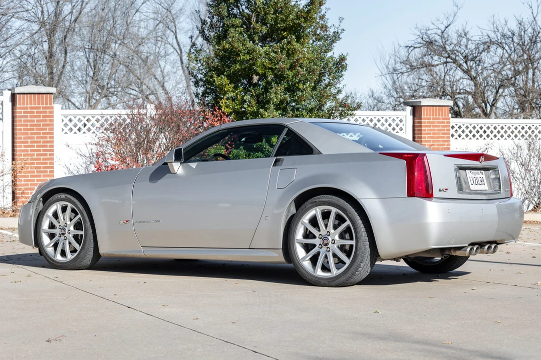 2006 Cadillac XLR-V - Image 13 of 31