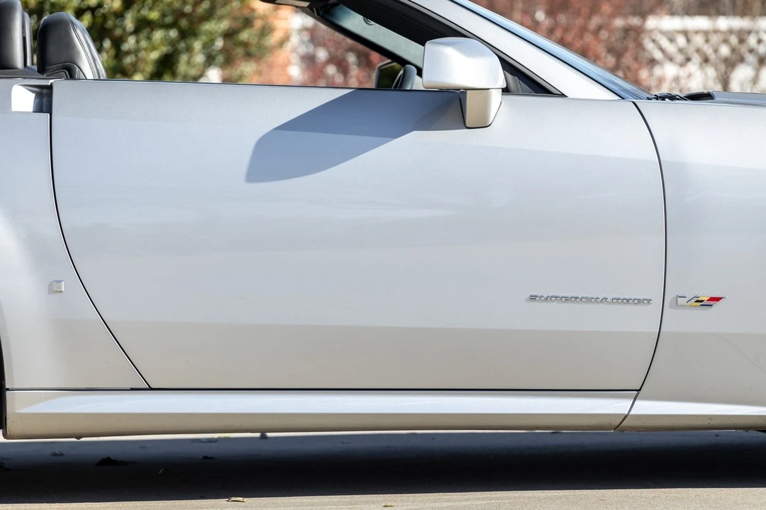 2006 Cadillac XLR-V - Image 28 of 31