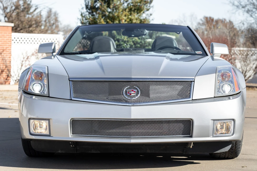 2006 Cadillac XLR-V - Image 6 of 31