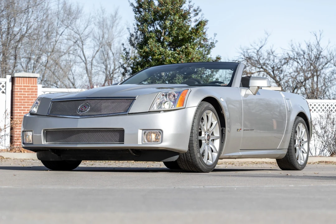 2006 Cadillac XLR-V - Image 8 of 31