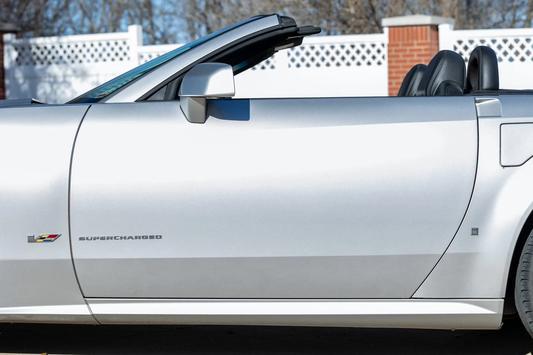 2006 Cadillac XLR-V - Image 27 of 31