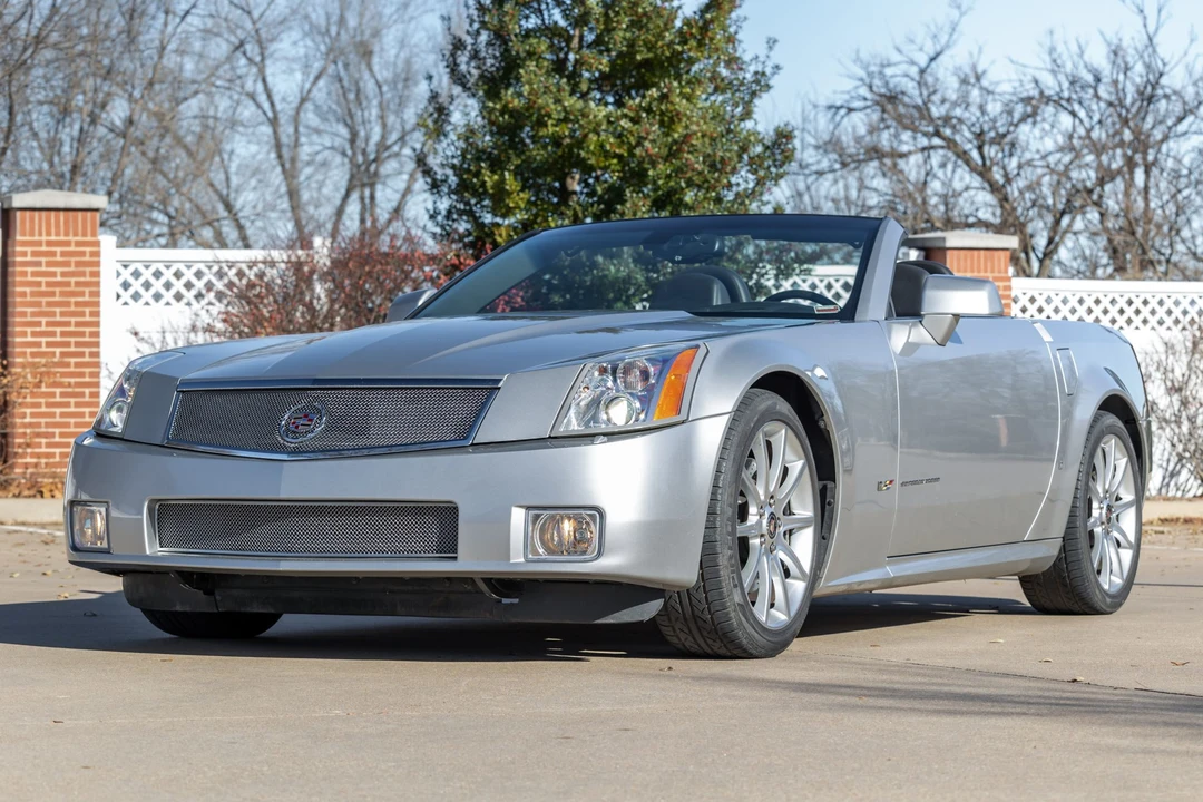2006 Cadillac XLR-V - Image 7 of 31