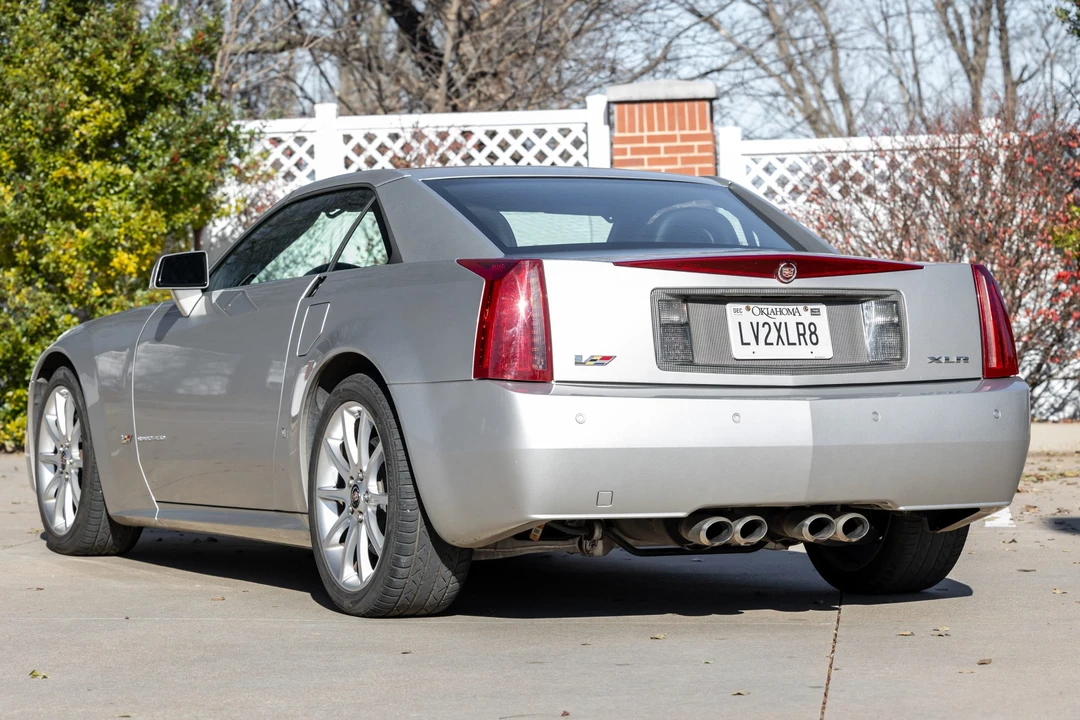 2006 Cadillac XLR-V - Image 14 of 31