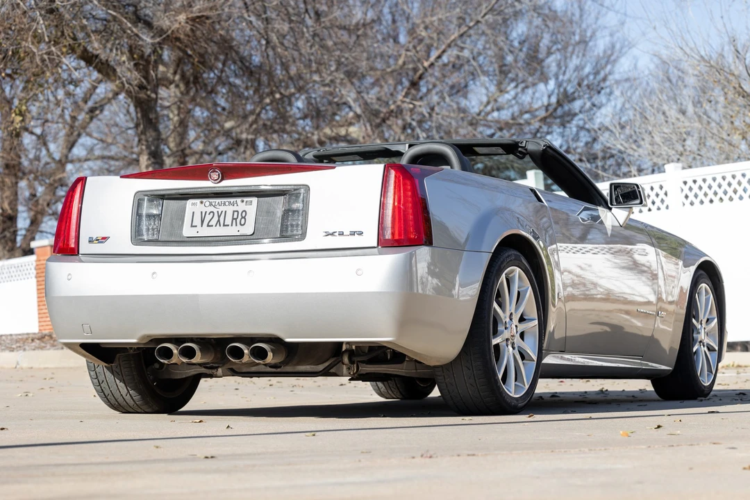 2006 Cadillac XLR-V - Image 19 of 31