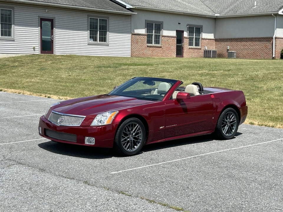 2006 Cadillac XLR-V - Image 5 of 31