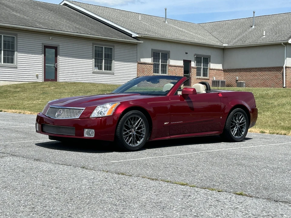 2006 Cadillac XLR-V - Image 4 of 31