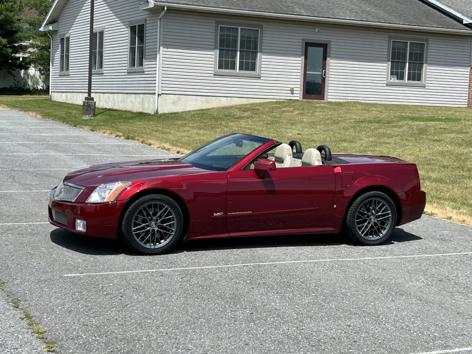 2006 Cadillac XLR-V - Image 3 of 31