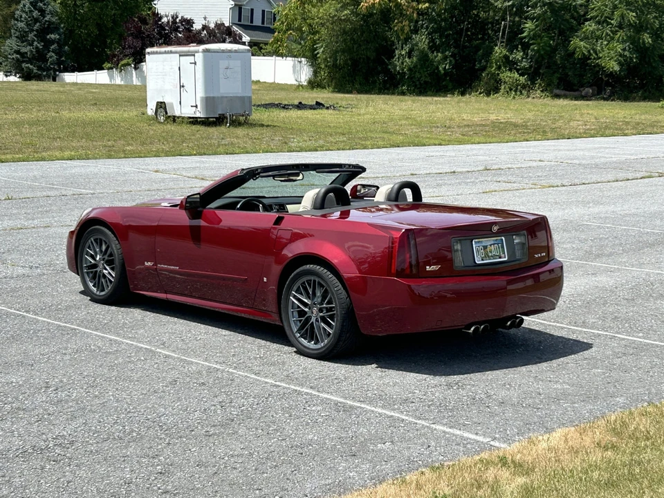 2006 Cadillac XLR-V - Image 30 of 31