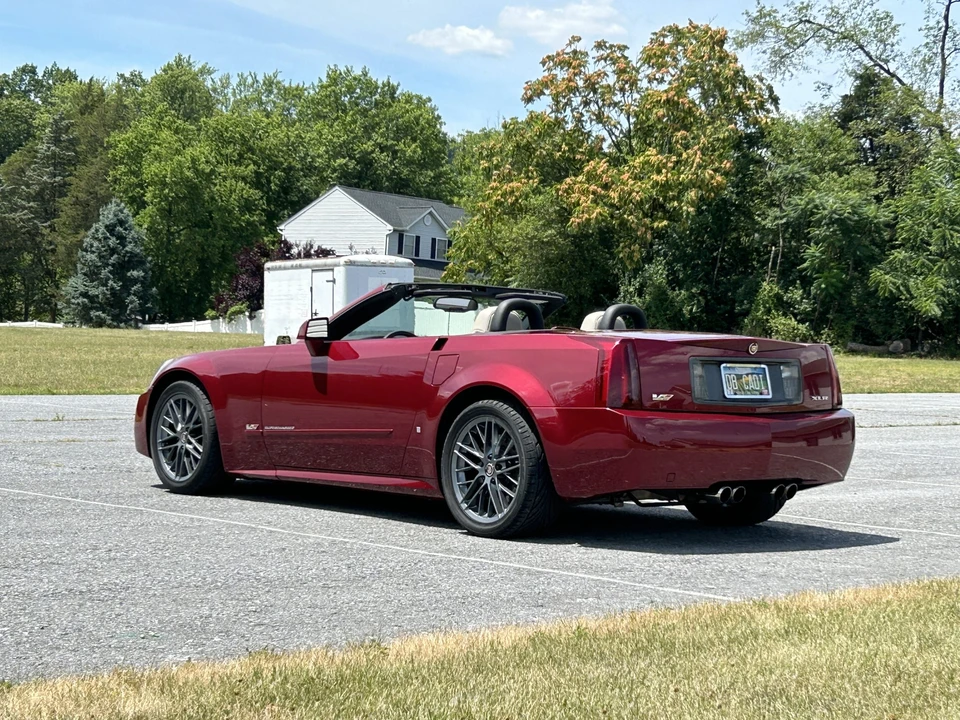 2006 Cadillac XLR-V - Image 29 of 31