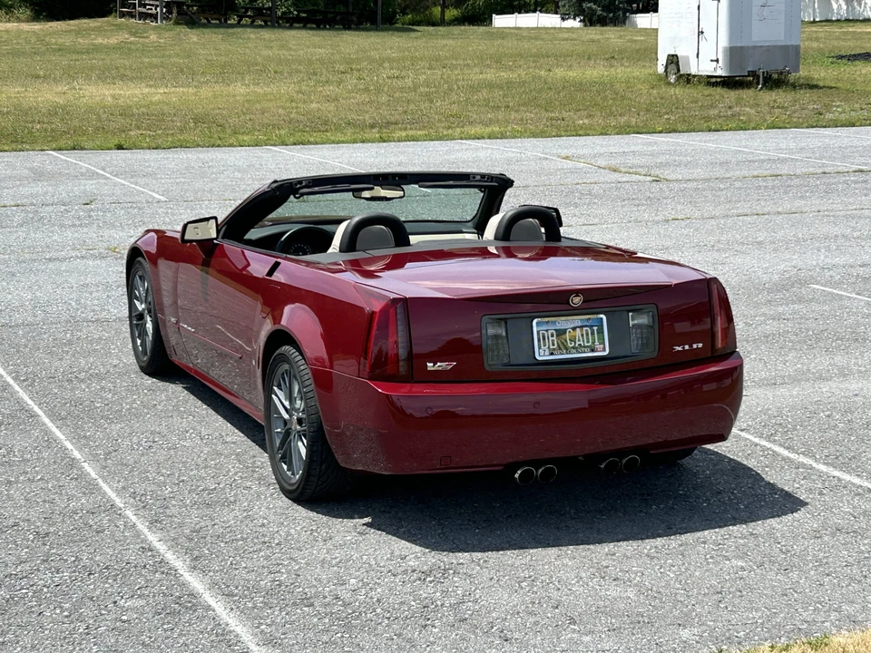 2006 Cadillac XLR-V - Image 28 of 31