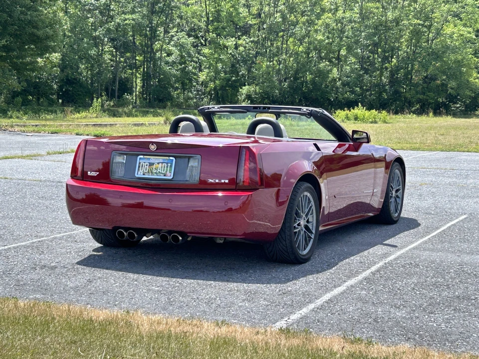 2006 Cadillac XLR-V - Image 23 of 31
