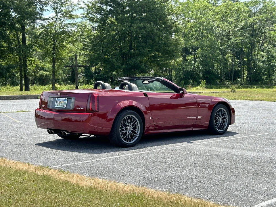 2006 Cadillac XLR-V - Image 21 of 31
