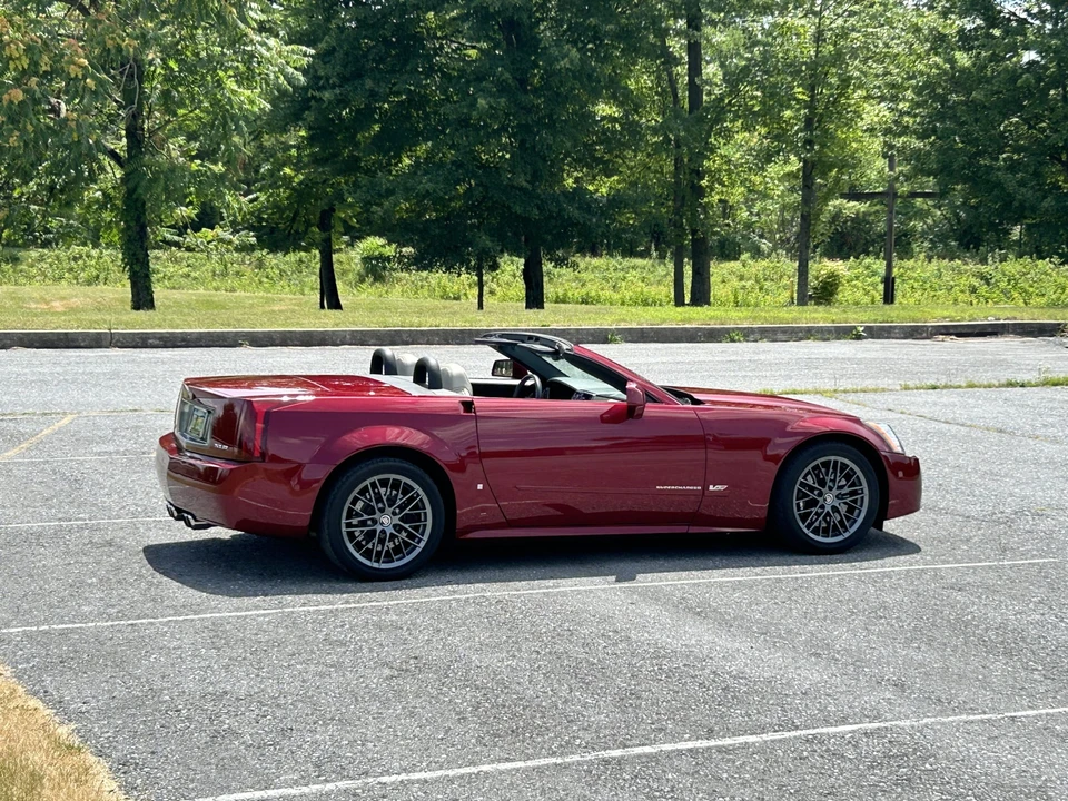 2006 Cadillac XLR-V - Image 20 of 31