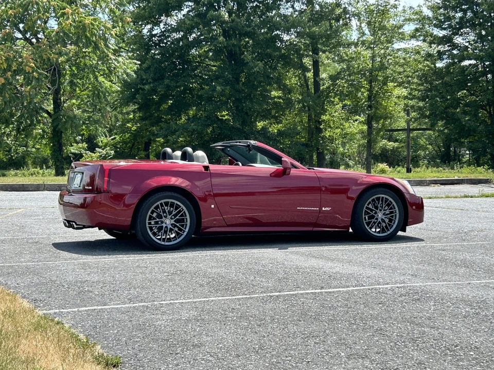 2006 Cadillac XLR-V - Image 19 of 31