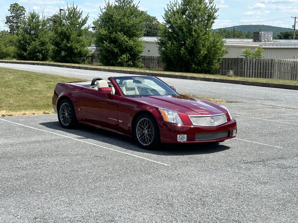 2006 Cadillac XLR-V - Image 14 of 31