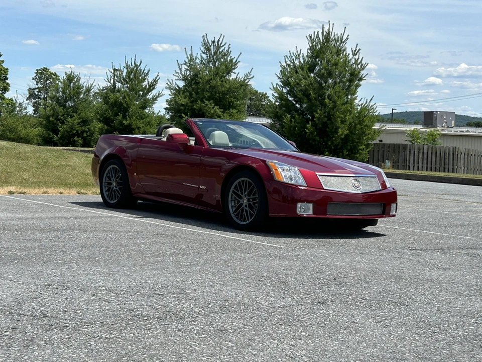 2006 Cadillac XLR-V - Image 13 of 31