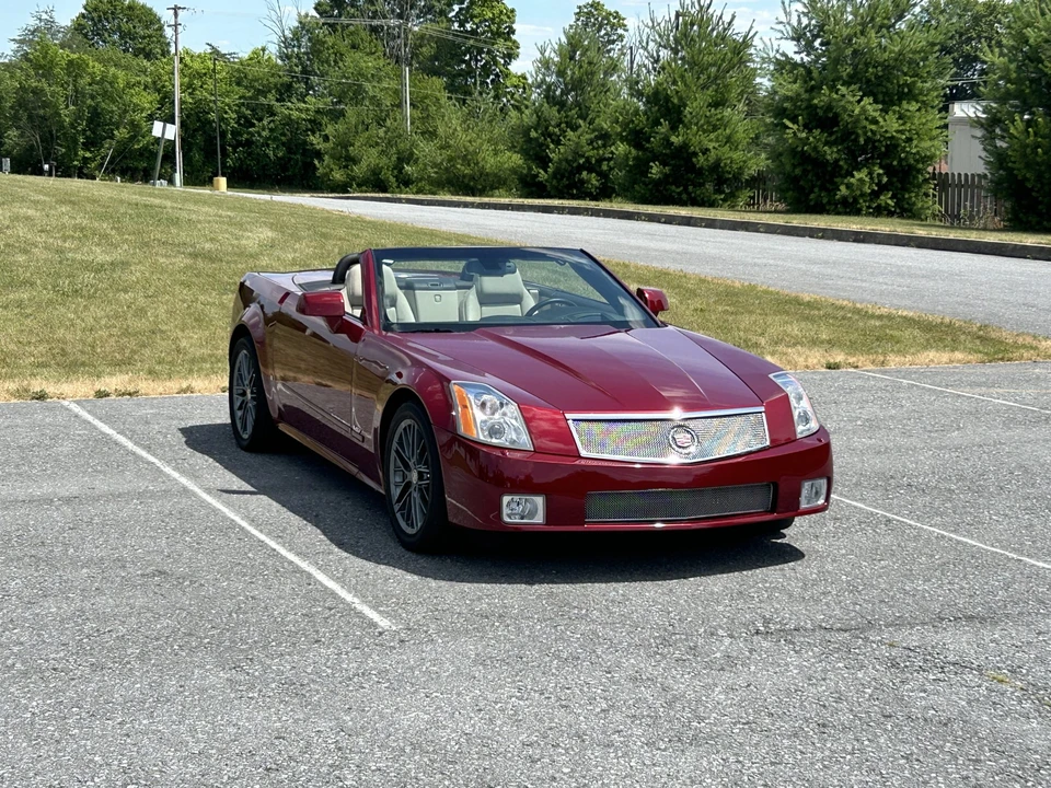 2006 Cadillac XLR-V - Image 12 of 31